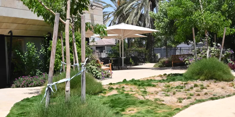בתי אבות בשרון   מתקן טיפול מקצועי לגיל השלישי עם גינות ואטמוספירה רפואית מתקדמת