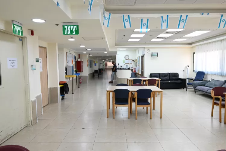 המאמר הזה מציג מדריך מקיף ועדכני לבחירת בית אבות בירושלים לשנת 2025  תמצאו כאן את כל המידע החיוני: רשימת בתי האבות המובילים בעיר הקודש, מחירים עדכניים, זכויות וסיוע במימון, והתמחות בקריטריונים לציבור הדתי והחילוני כאחד 